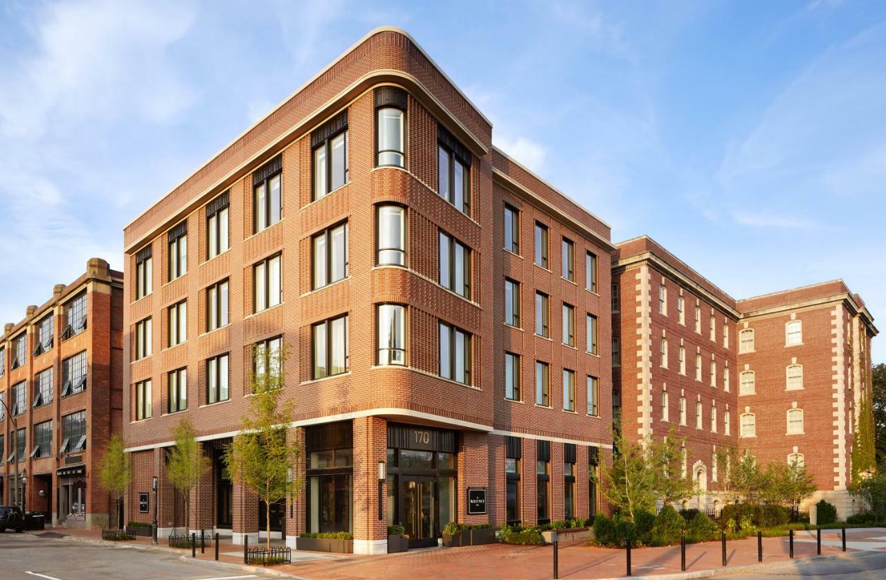 The Whitney Hotel Boston Esterno foto The new building of the University of Applied Sciences and Medical University of Southern Tyrol