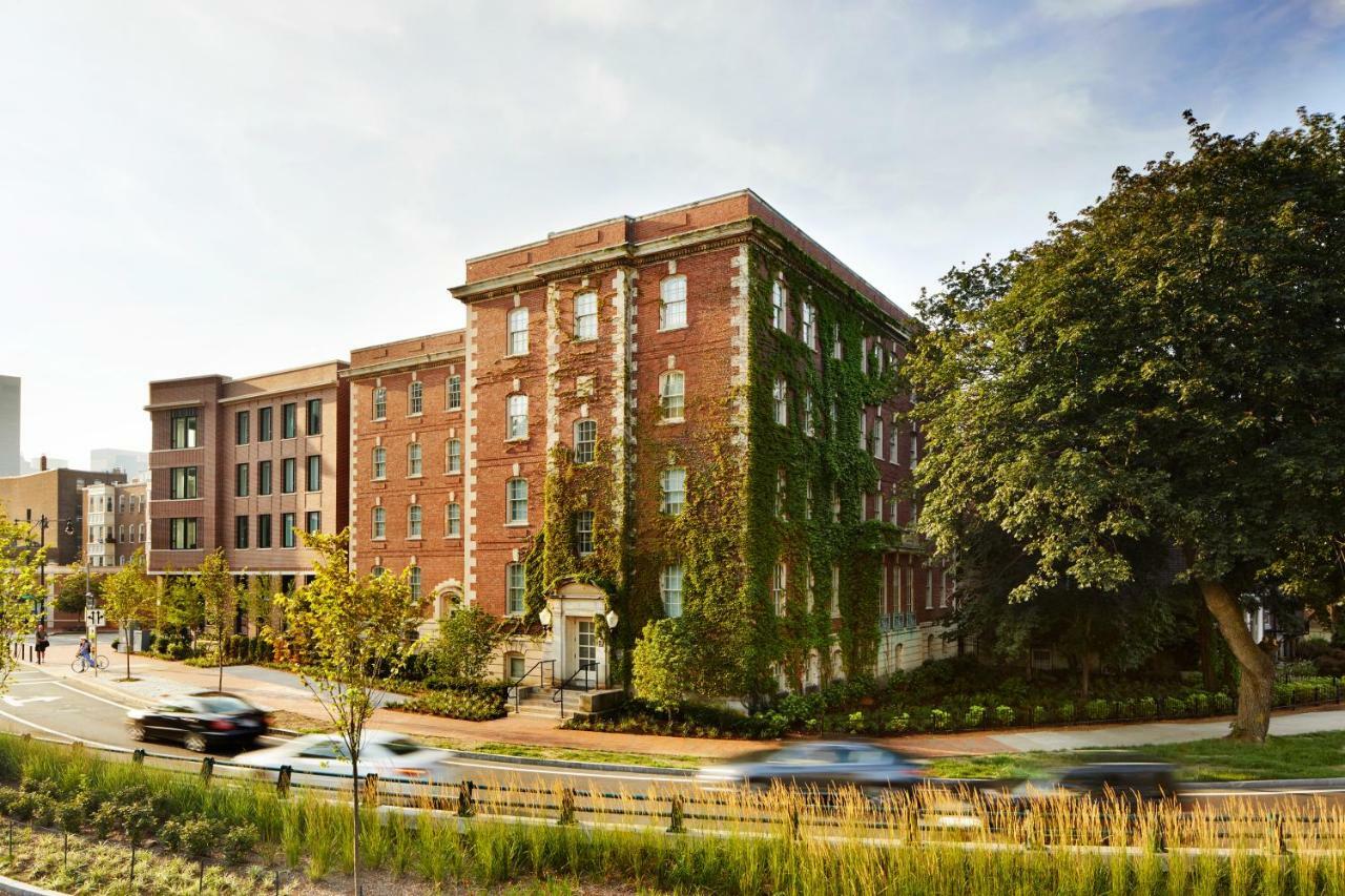 The Whitney Hotel Boston Esterno foto The former St. Joseph's Hospital, now the St. Joseph's Centre