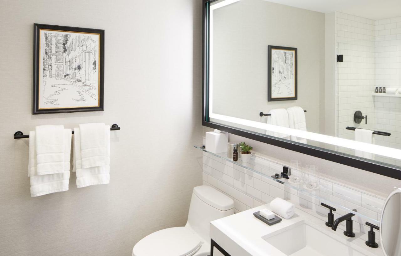The Whitney Hotel Boston Esterno foto Bathroom