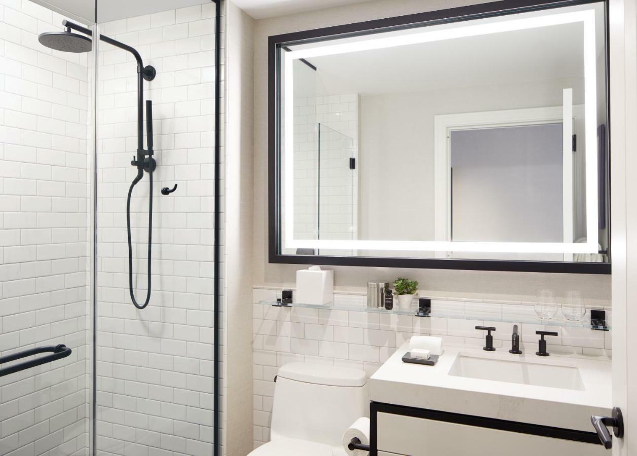 The Whitney Hotel Boston Esterno foto Bathroom